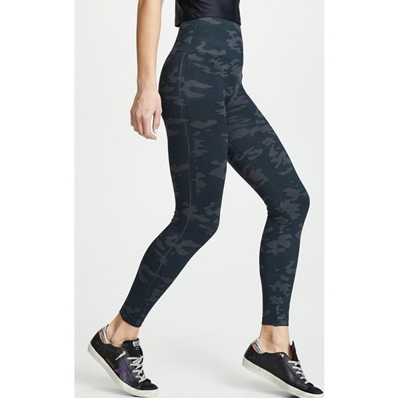 🌸 NEW Spanx | Camouflage High Waist Knit Leggings M - Picture 11 of 11